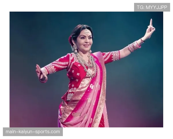 印度主场氛围太炸,全场歌声不停,印度歌手演唱会